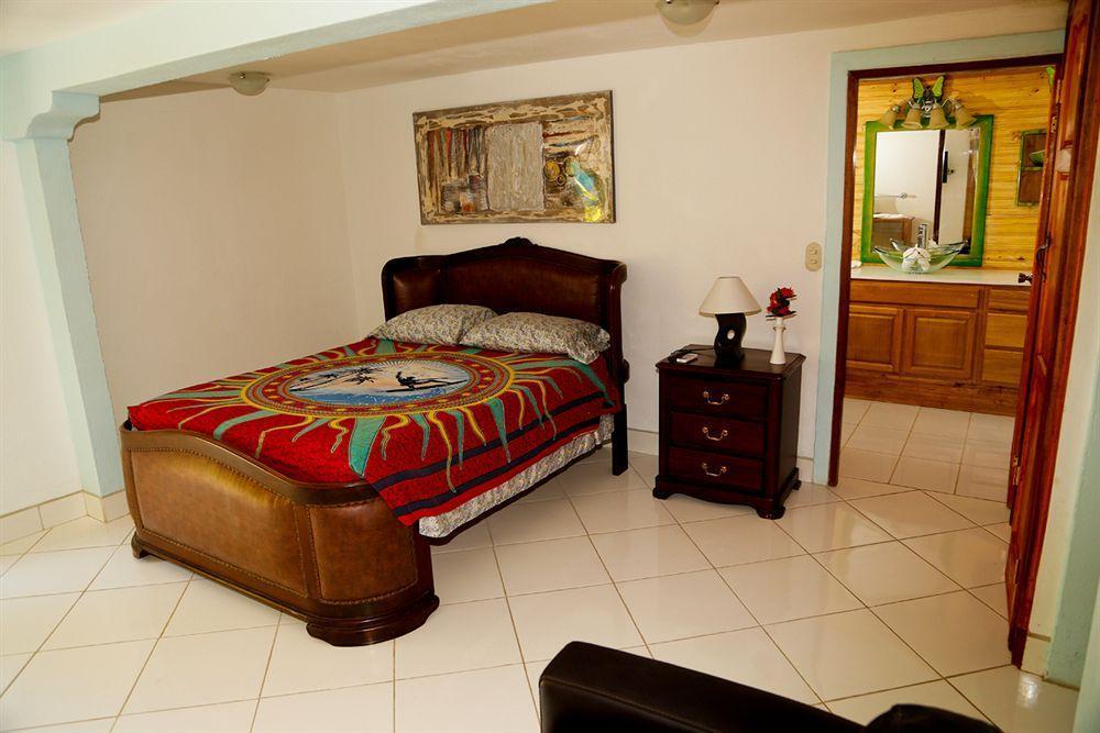 Hotel Pelicano Esterillos Este Extérieur photo