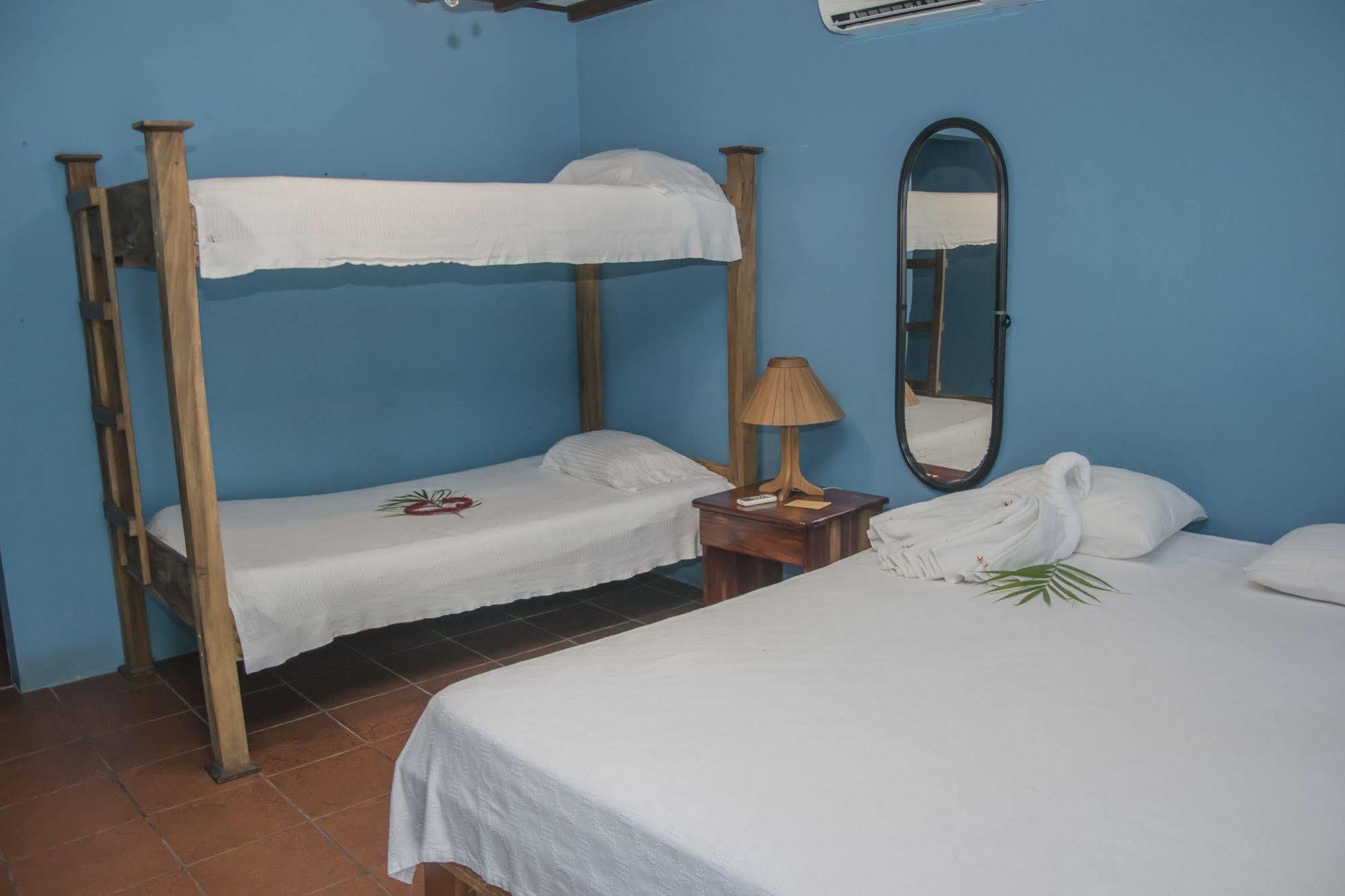 Hotel Pelicano Esterillos Este Extérieur photo