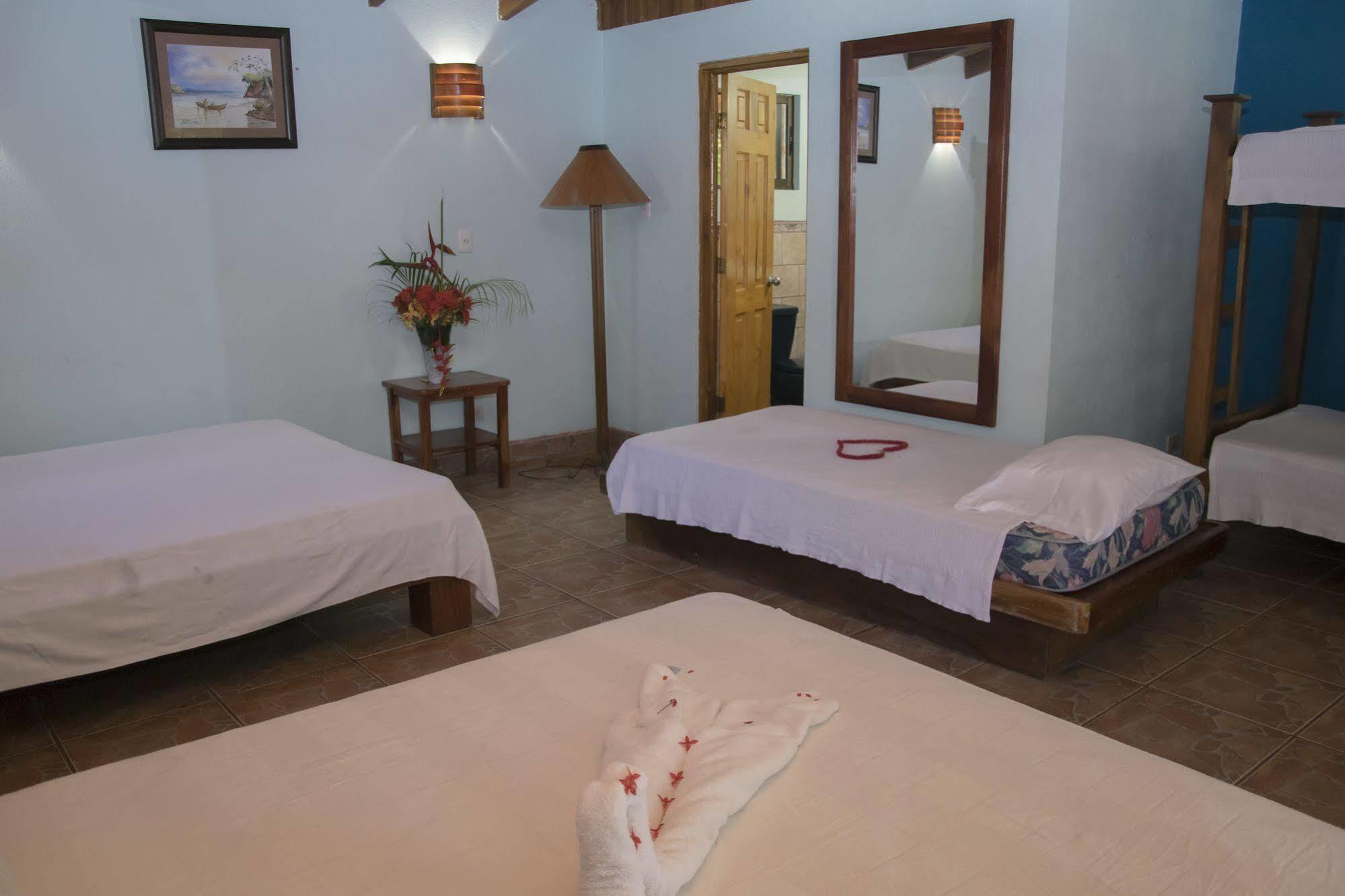 Hotel Pelicano Esterillos Este Extérieur photo