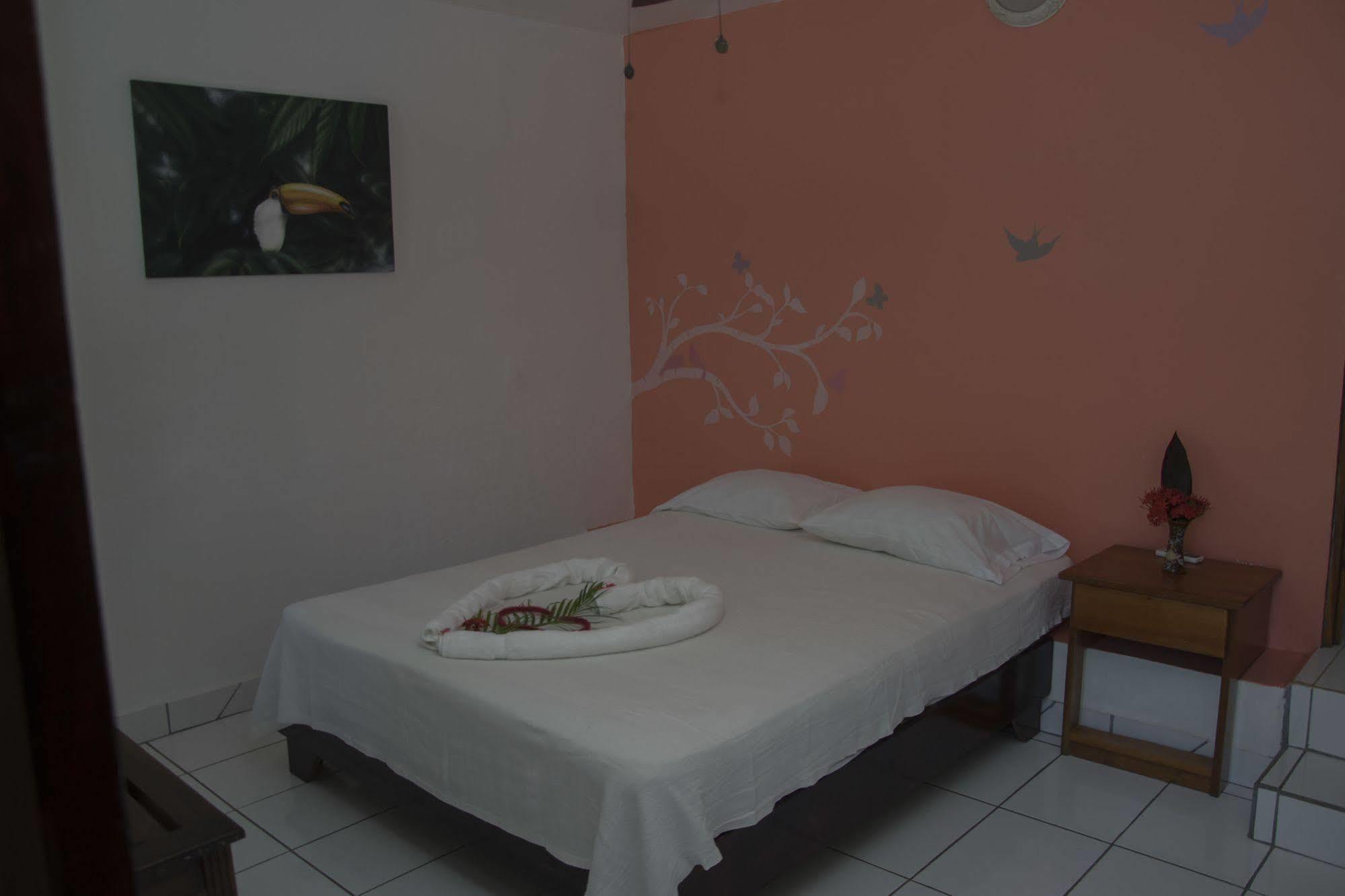 Hotel Pelicano Esterillos Este Extérieur photo